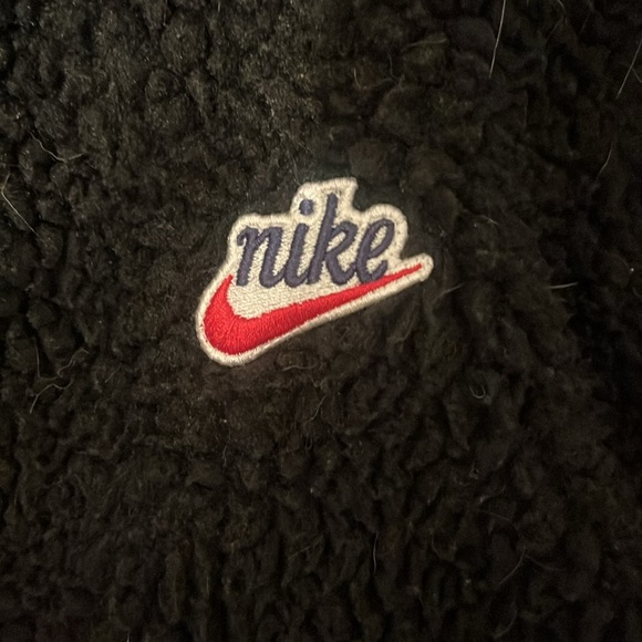 Nike jacket - Picture 2 of 3